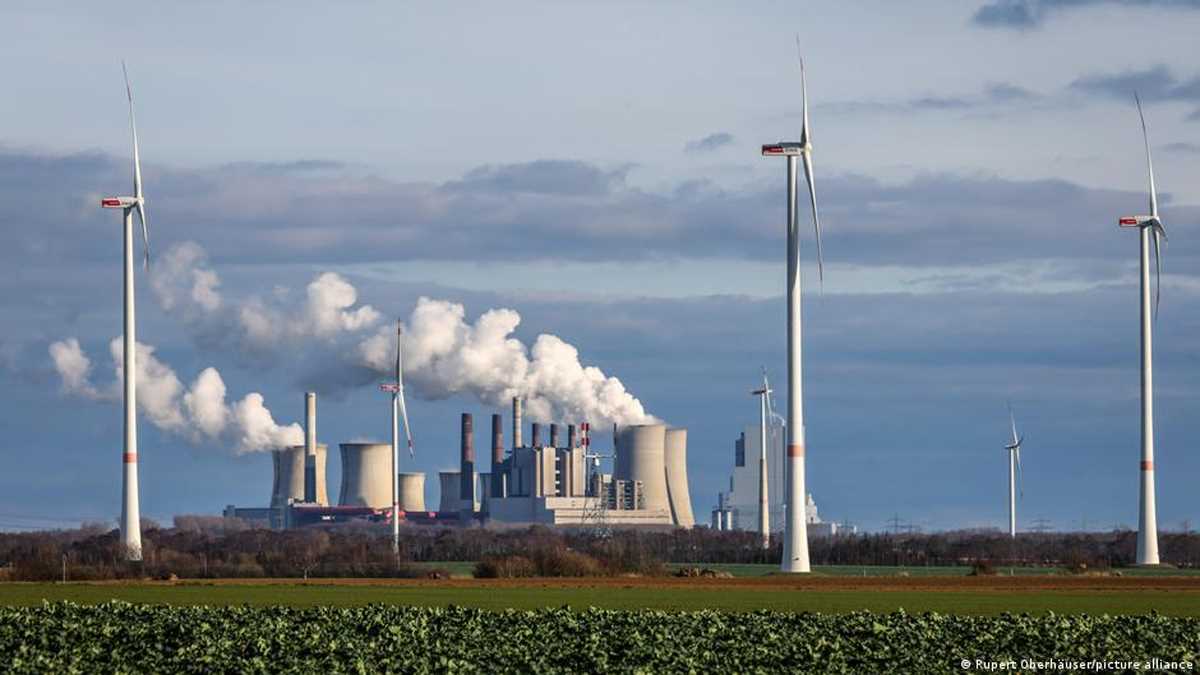 2022 में कार्बन डाइऑक्साइड उत्सर्जन रिकॉर्ड स्तर पर पहुंचा